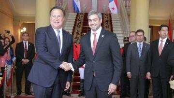 Presidente se reúne con su homólogo de Panamá