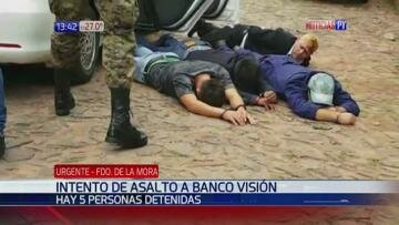 Cinco personas detenidas tras intento de asalto a un banco