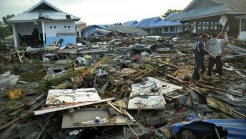 El número de muertos por el terremoto y tsunami en Indonesia se eleva a 832